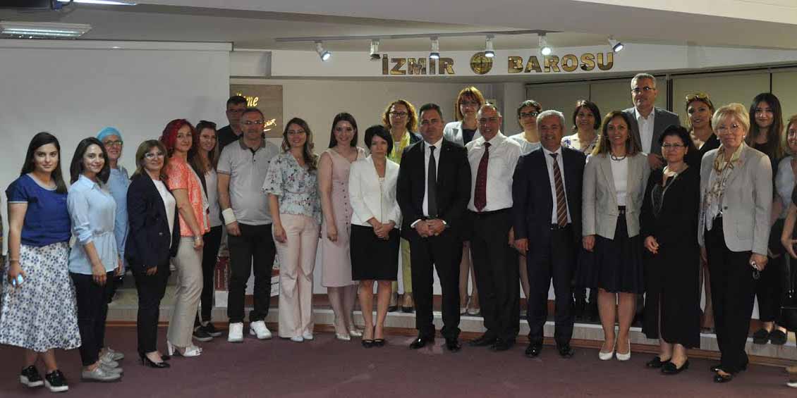 KADINA YÖNELİK ŞİDDETE KARŞI ÇÖZÜM ÖNERİLERİ İZMİR BAROSU’NDA KONUŞULDU