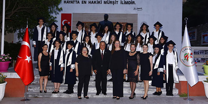 Çamlaraltı Ortaokulu’nda mezuniyet sevinci