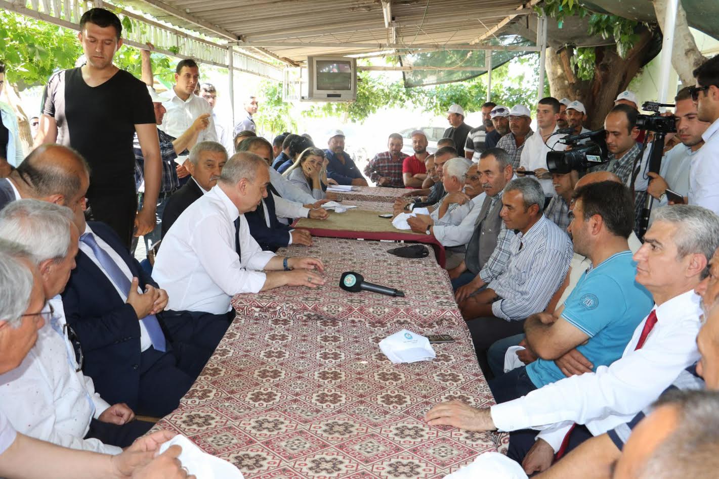 Başkan Ergün Afetzedelerin Yanında