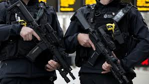 polis 3 şüphelinin peşinde