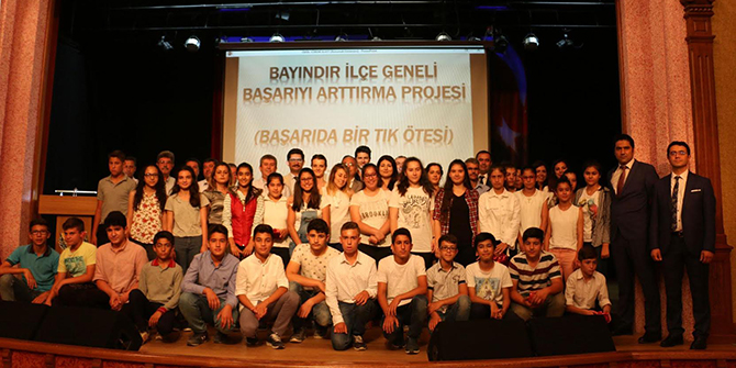 Bayındır’da "Başarıda Bir Tık Ötesi" Ödülleri Verildi