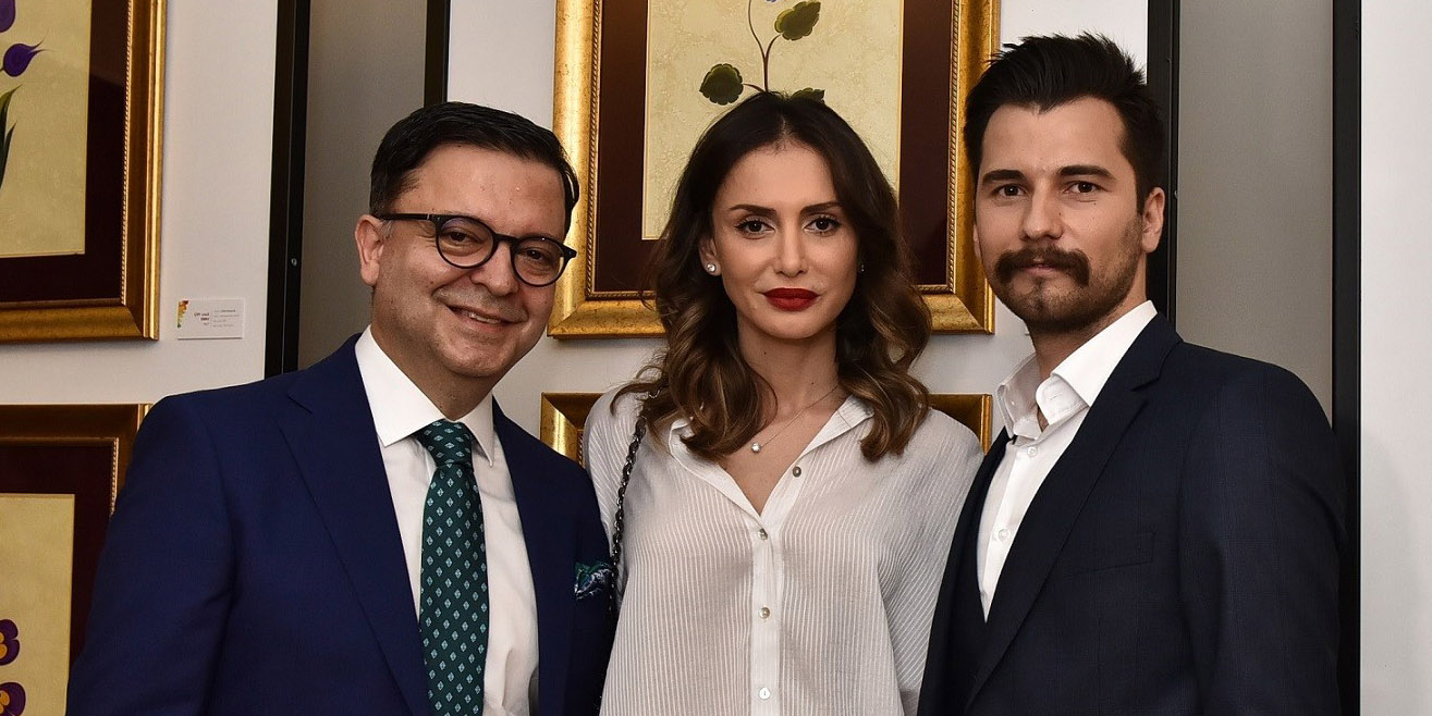 “İKİ ÇOCUĞUMU DA ÇOK SIKI KONTROL EDİYORUM”