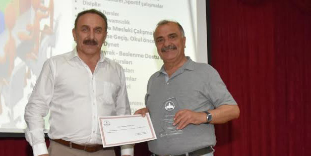 GAZETECİYE EĞİTİME KATKI ÖDÜLÜ