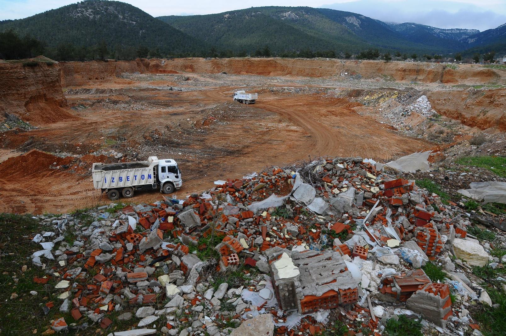 Moloz deposuydu, kent ormanı oluyor