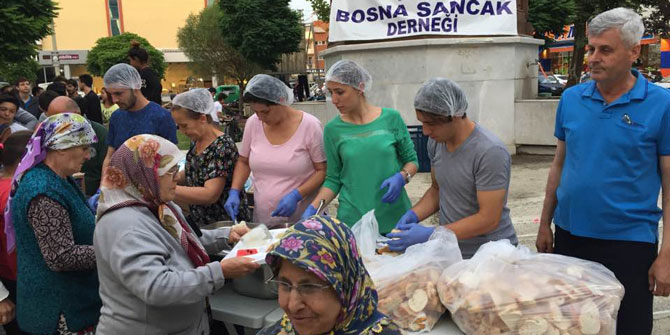 İZMİR BOSNA SANCAK DERNEĞİ’NDEN OTUZ GÜN İFTAR SOFRASI