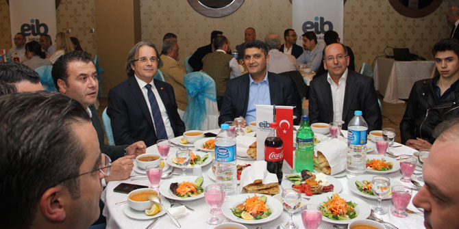 EİB Uşaklı üyeleriyle iftar sofrasında bir araya geldi