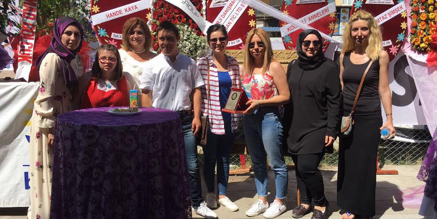 İş Dünyası’ndan Down Cafe’ye destek