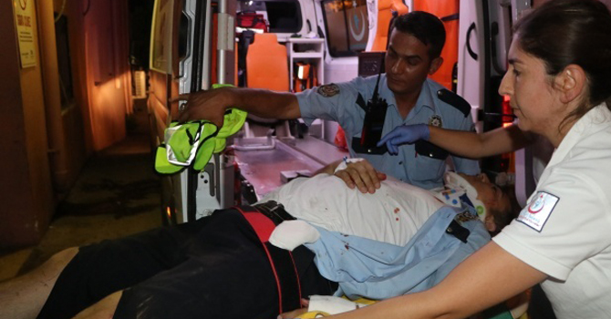 Dur İhtarına Uymadı Sonra Polise Çarptı