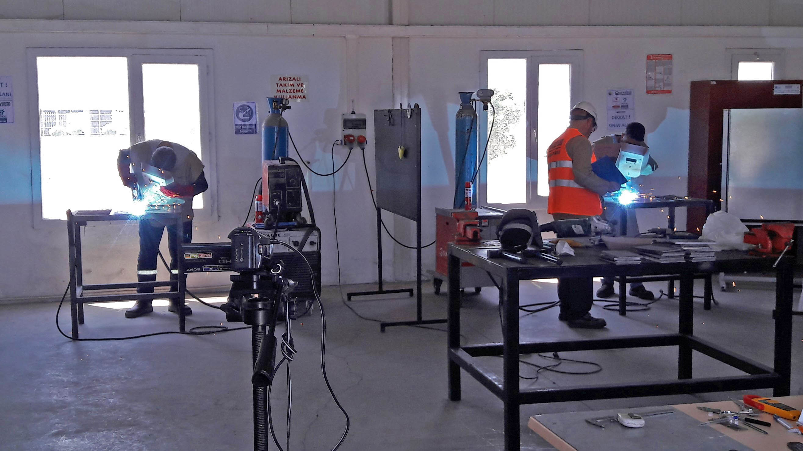 BAYOSB, meslek sahibi yapıyor