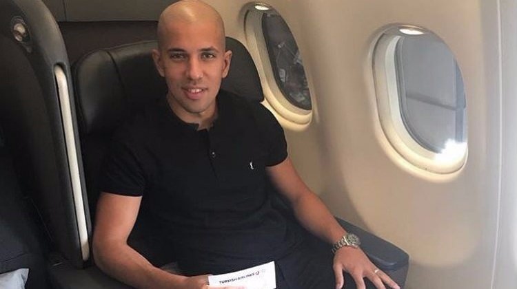 Sofiane Feghouli İstanbul'a geldi