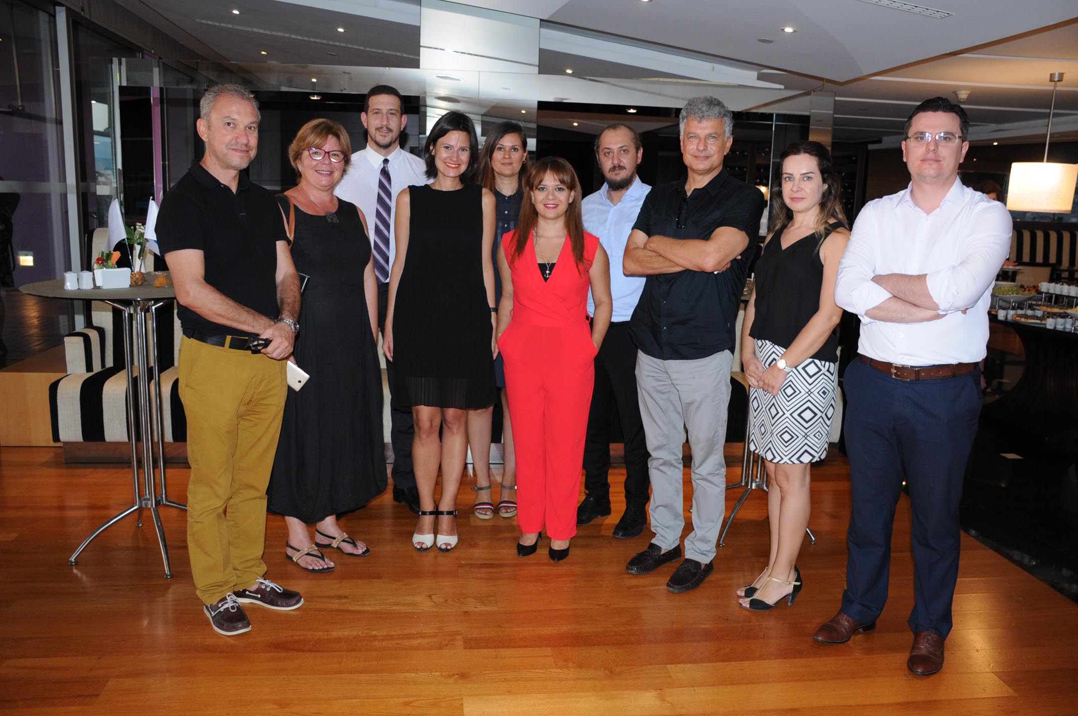 İZMİRLİ MİMARLAR YAZ KOKTEYLİNDE BULUŞTU