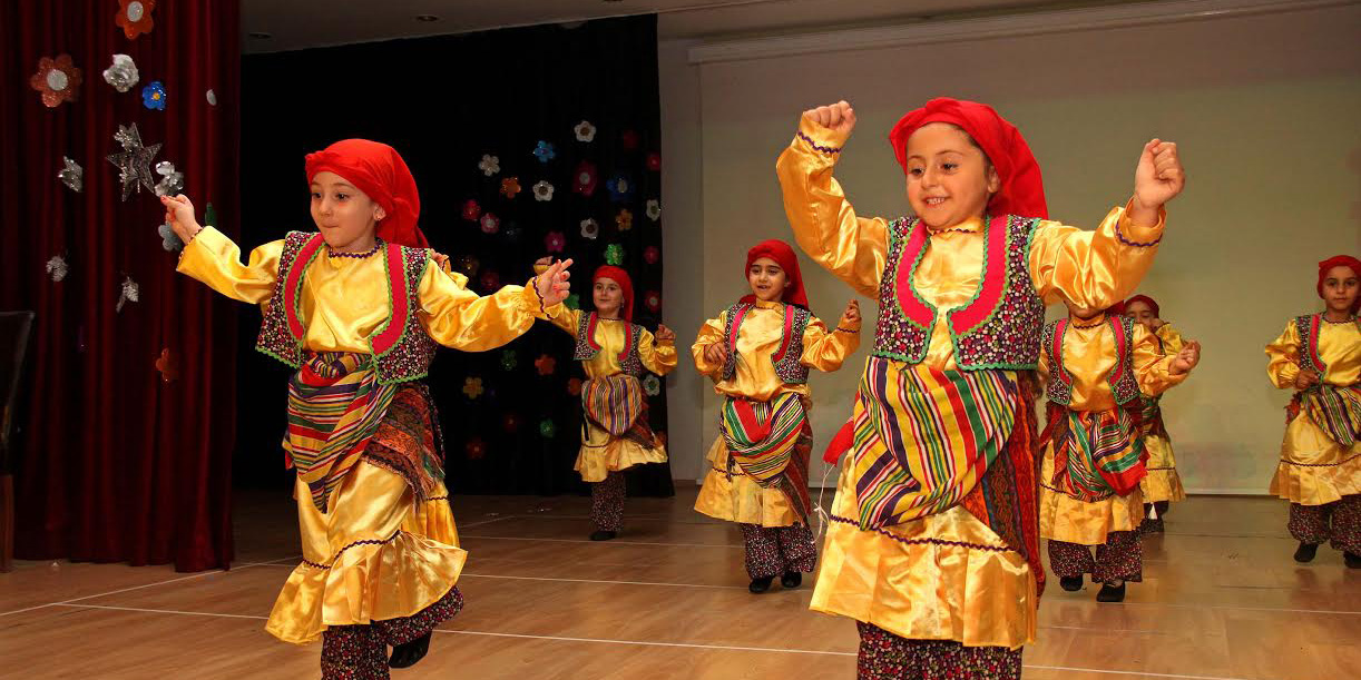 Minik Pırlantalardan Büyüleyici Gösteri