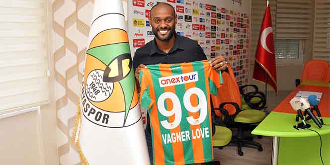 2 yıl daha Alanyaspor'da