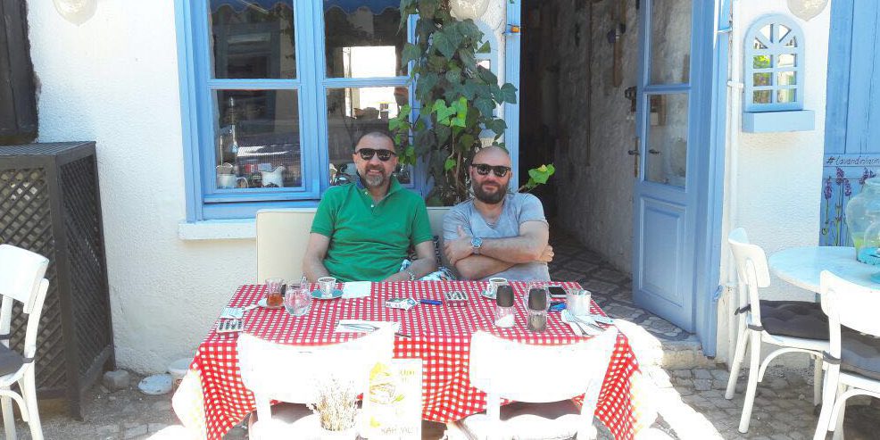 Dizi Sezon Finali Yapınca, Soluğu Alaçatı'da Aldılar