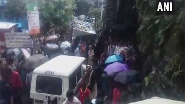 Tren istasyonunda izdiham! Ölü ve yaralılar var