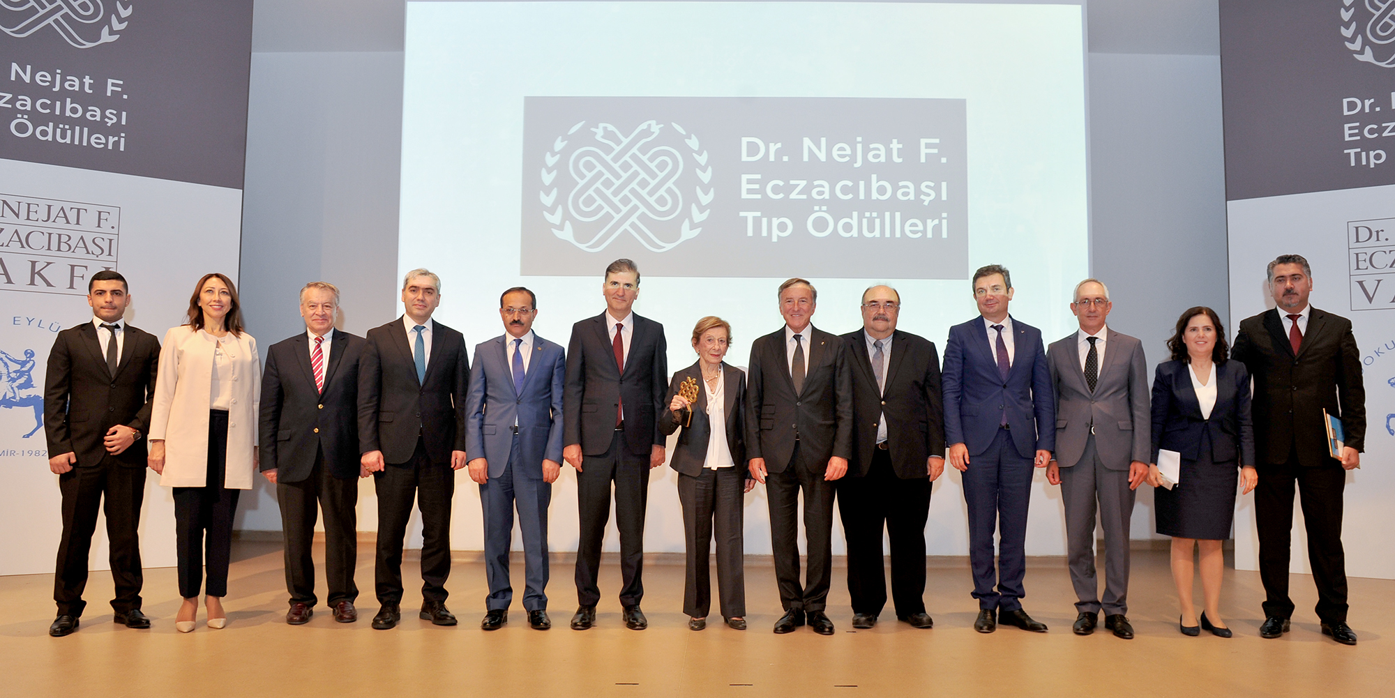 Dr. Nejat F. Eczacıbaşı Tıp Ödülleri sahiplerine verildi