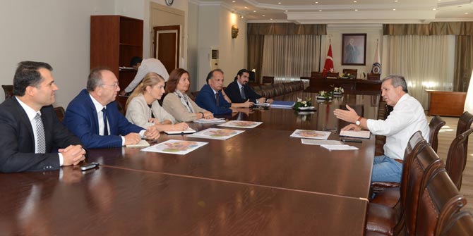 Prof. Dr. Budak “Temel görevlerimizden biri bilgiyi üretip toplumla paylaşmak”