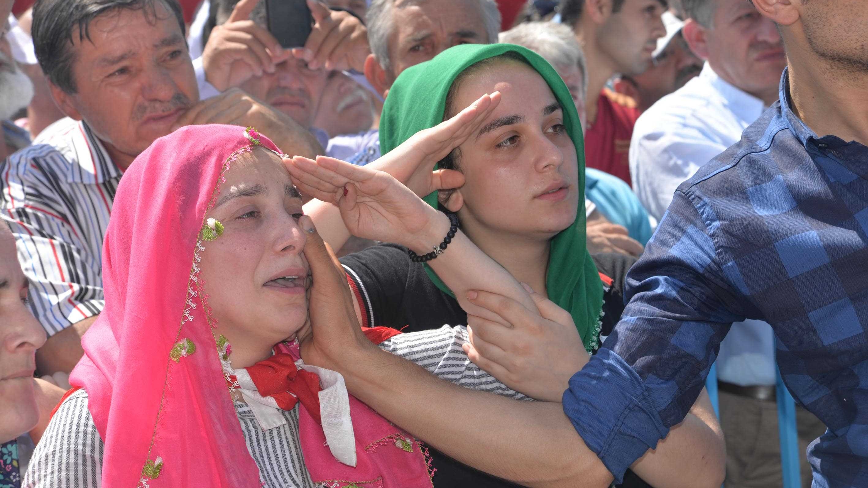 Şehit Abisini Böyle Uğurladı