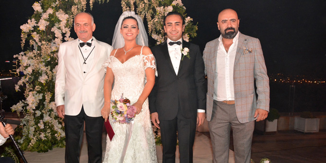 İşyerinde başlayan aşklarını evlilikle taçlandırdılar
