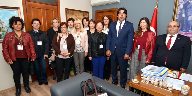 Foça'da öğrencilere sağlıklı beslenme ve spor yapmanın önemi anlatılacak