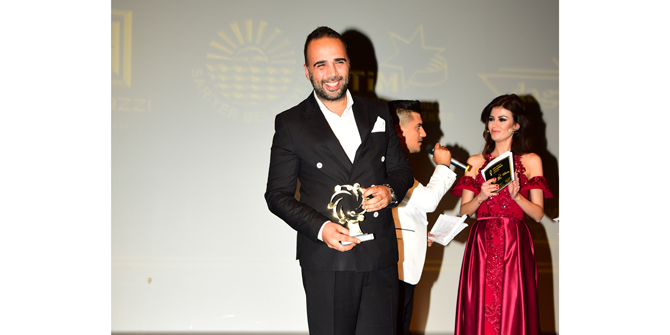 EN İYİ İÇ MİMAR ÖDÜLÜ AHMET GÜNEŞ’İN