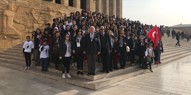300 Çocuk ile birlikte Anıtkabir’i Ziyaret Ettiler