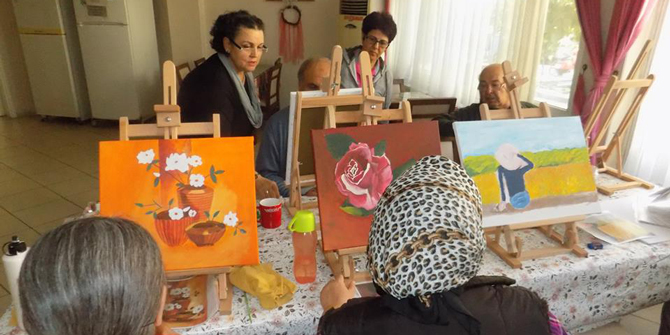 "Huzurevinde renkli çalışmalar"