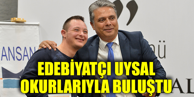 Edebiyatçı Uysal okurlarıyla bir araya geldi