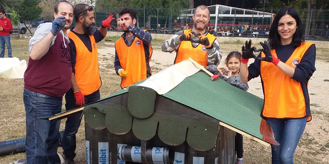Muratpaşa'da sokak hayvanları için barınak yaptılar