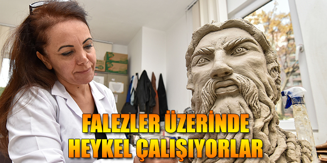 Muratpaşa'da falezler üzerinde heykel çalışıyorlar