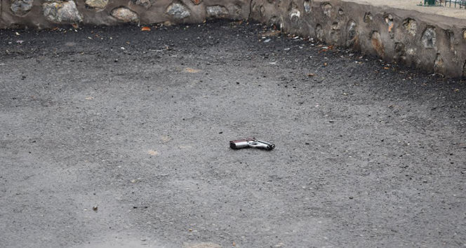 Hastane bahçesinde silahlı çatışma çıktı!