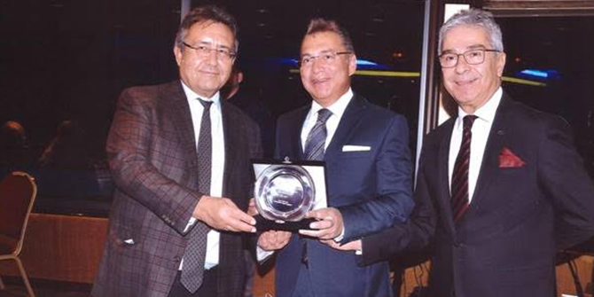 Konsolosluk Erkanı yılın ödülünü verdi