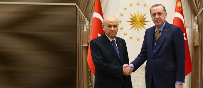 Ve beklenen buluşma gerçekleşti... Bahçeli, Külliye'de...