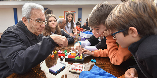 Muratpaşa'da yaşlı evinde zeka oyunları