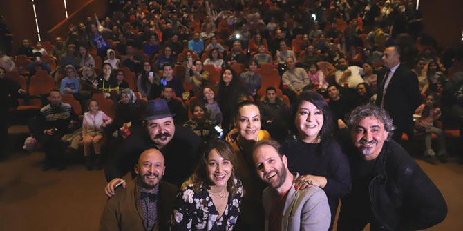 Deliha 2 İzmirliler'le buluştu; kahkaha şöleni yaşandı