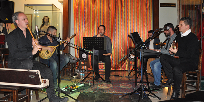 Ege Üniversitesi'nde Emre Oral Burç rüzgarı esti.