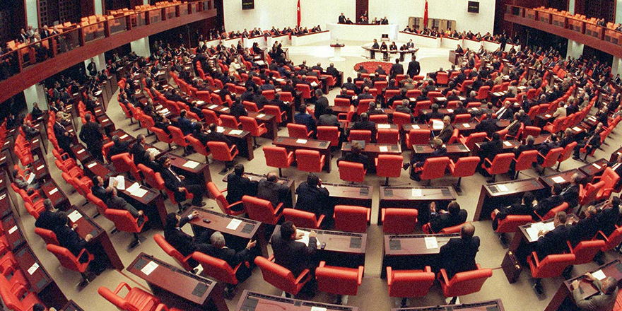 4 Parti İç Tüzük İçin Mecliste