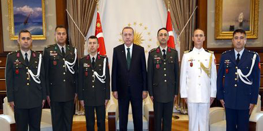 Erdoğan'ın 6 Yaverinden 3'ü Gözaltında