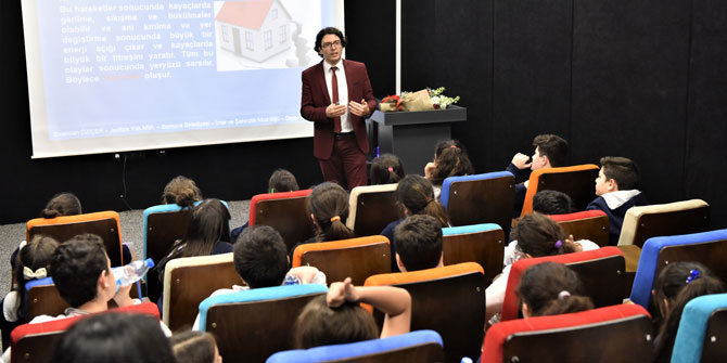 Gençler deprem eğitimleri ile bilinçleniyor