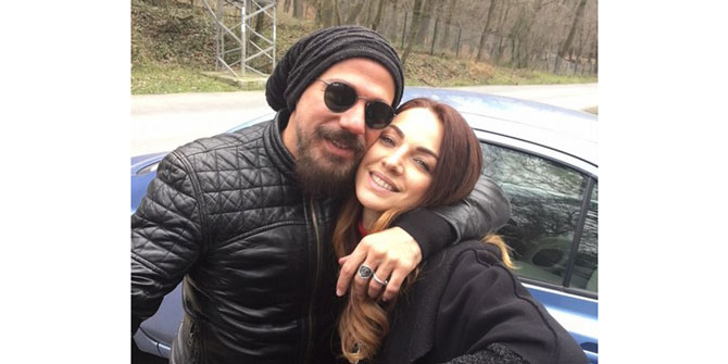 Alex ve Aslı kardeşlerden düet