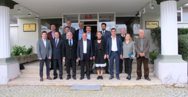 Egeli ihracatçılardan, Tariş Zeytinyağı’na ziyaret