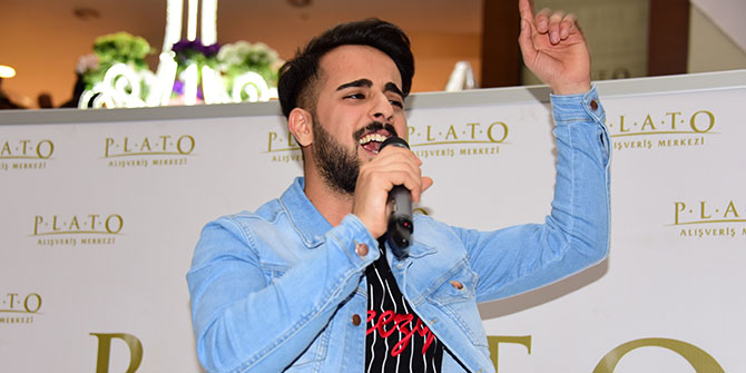 VEYSEL MUTLU'NUN İLK İMZA GÜNÜNDE İZDİHAM