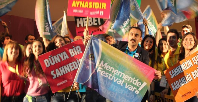 İNADINA TİYATRO FESTİVALİ'NDE COŞKUYLA 10’UNCU YILA