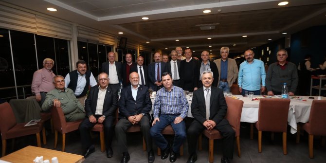 Tansaş eski çalışanları Karşıyaka’da bir araya geldi