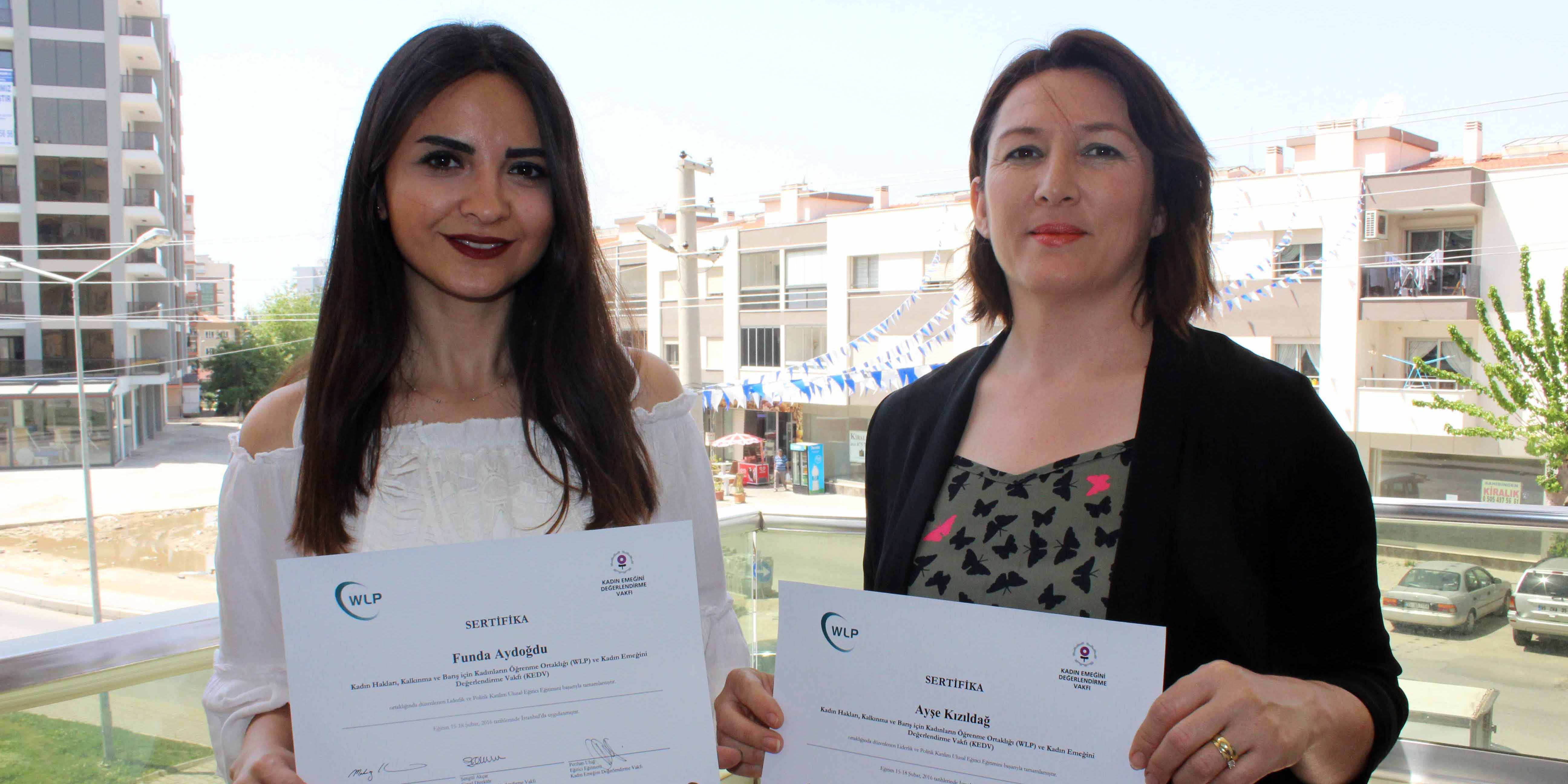 Bayraklılı kadınlara liderlik dersi