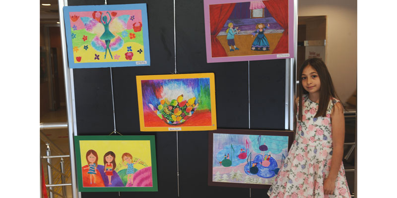 10 YAŞINDA 3. KİŞİSEL SERGİSİNİ AÇTI