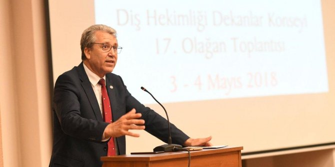 Diş Hekimliği Dekanlar Konseyi, İzmir'de bir araya geldi