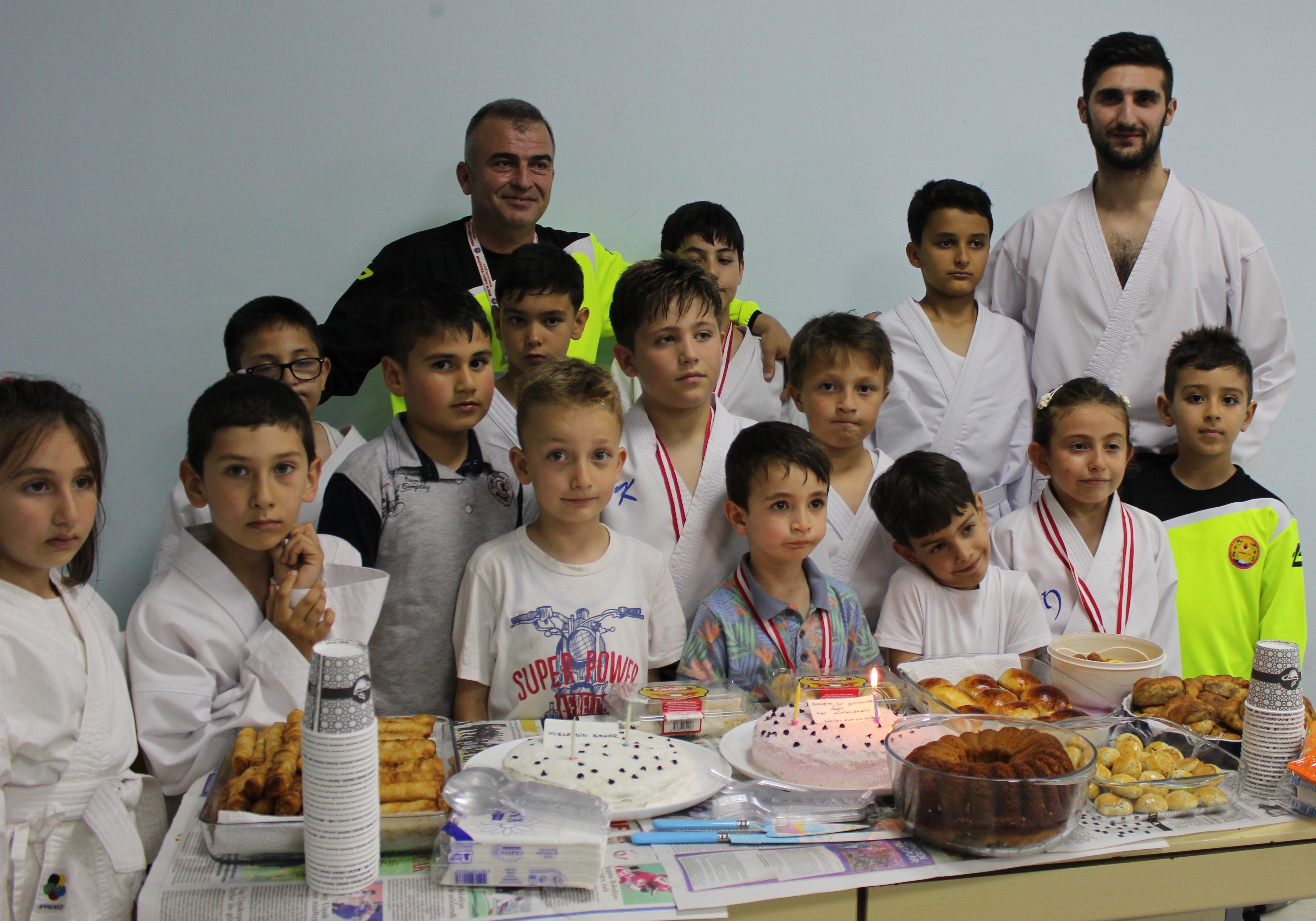 Foça’lı Anneler Salonda