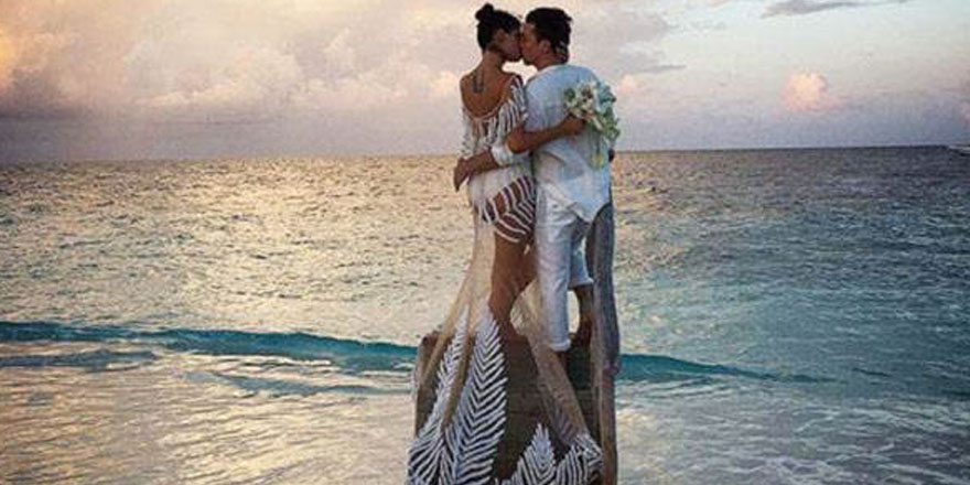 Giydiği Transparan Gelinlikle Sosyal Medyayı Salladı