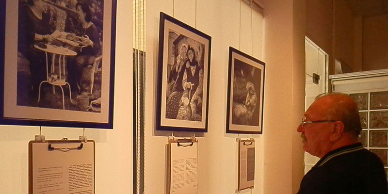 FOTOĞRAFLARLA ANNE KIZ ÖYKÜLERİ FOÇA’DA SERGİDE